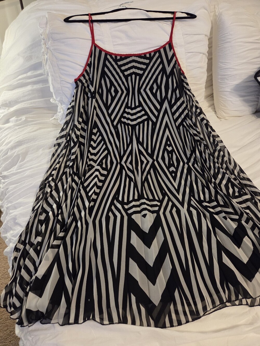 Black & White Geometric A-Line Slip Dress with RED GE0 Trim Sz L GORGEOUS
